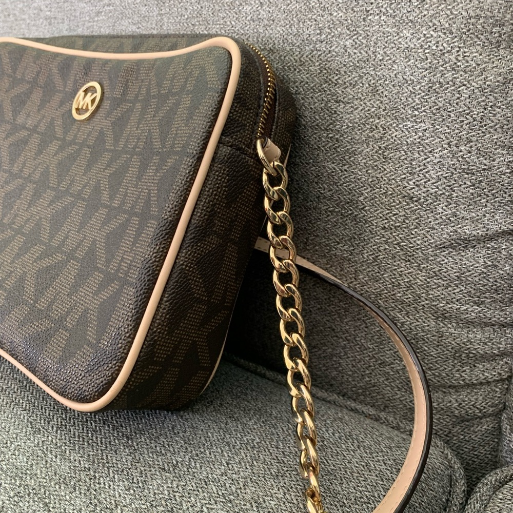 Michael Kors bag - Picture 7 of 9